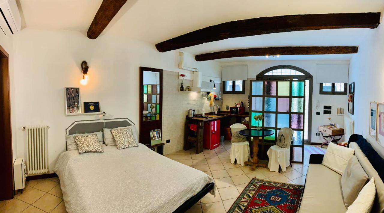 Апартаменты La Casa Degli Zii Феррара Экстерьер фото