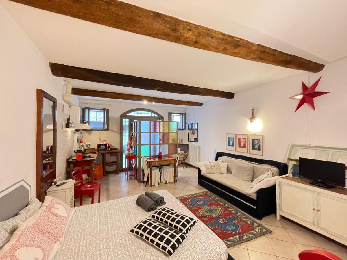 Апартаменты La Casa Degli Zii Феррара Экстерьер фото