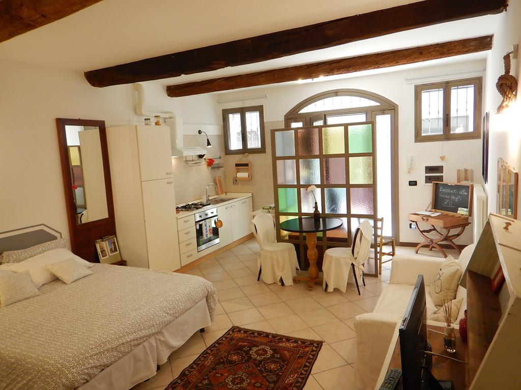 Апартаменты La Casa Degli Zii Феррара Экстерьер фото