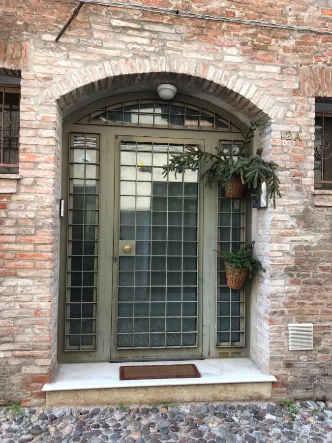 Апартаменты La Casa Degli Zii Феррара Экстерьер фото